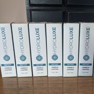 *NEW* HydroLuxe Instant Wrinkle Control Cream (6 available)